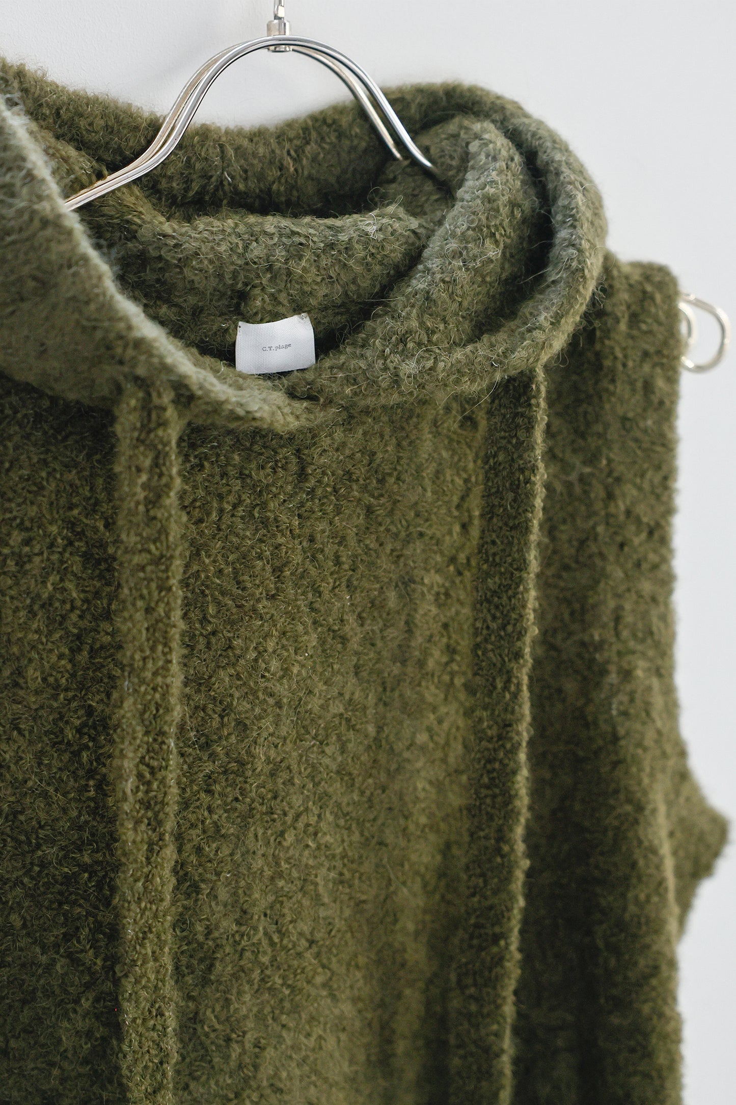 HOLIDAY20/ 25AW Pull sans manches à capuche en alpaga /CT25318