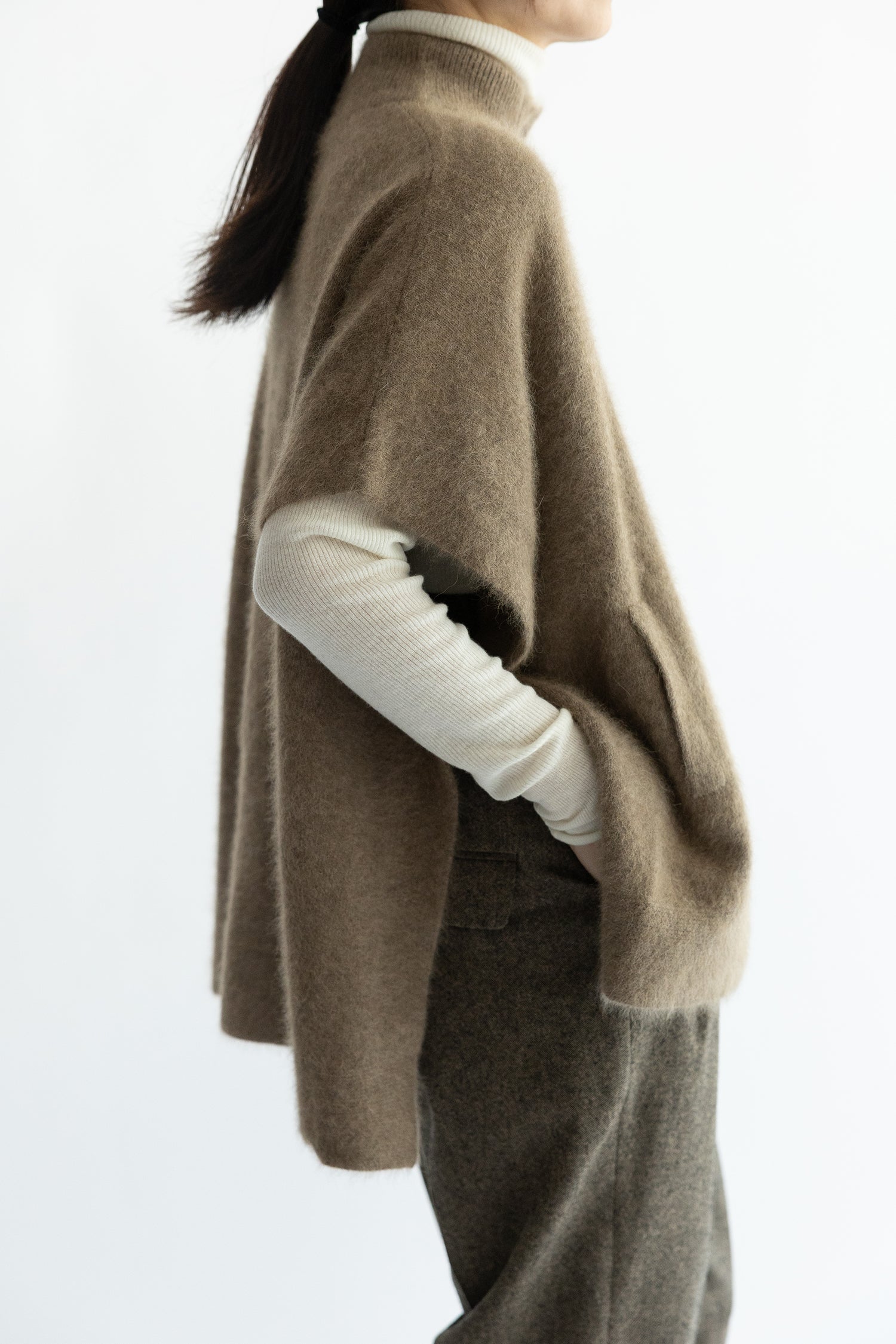 25AW Raccoon poncho /CT23338 – C.T.plage