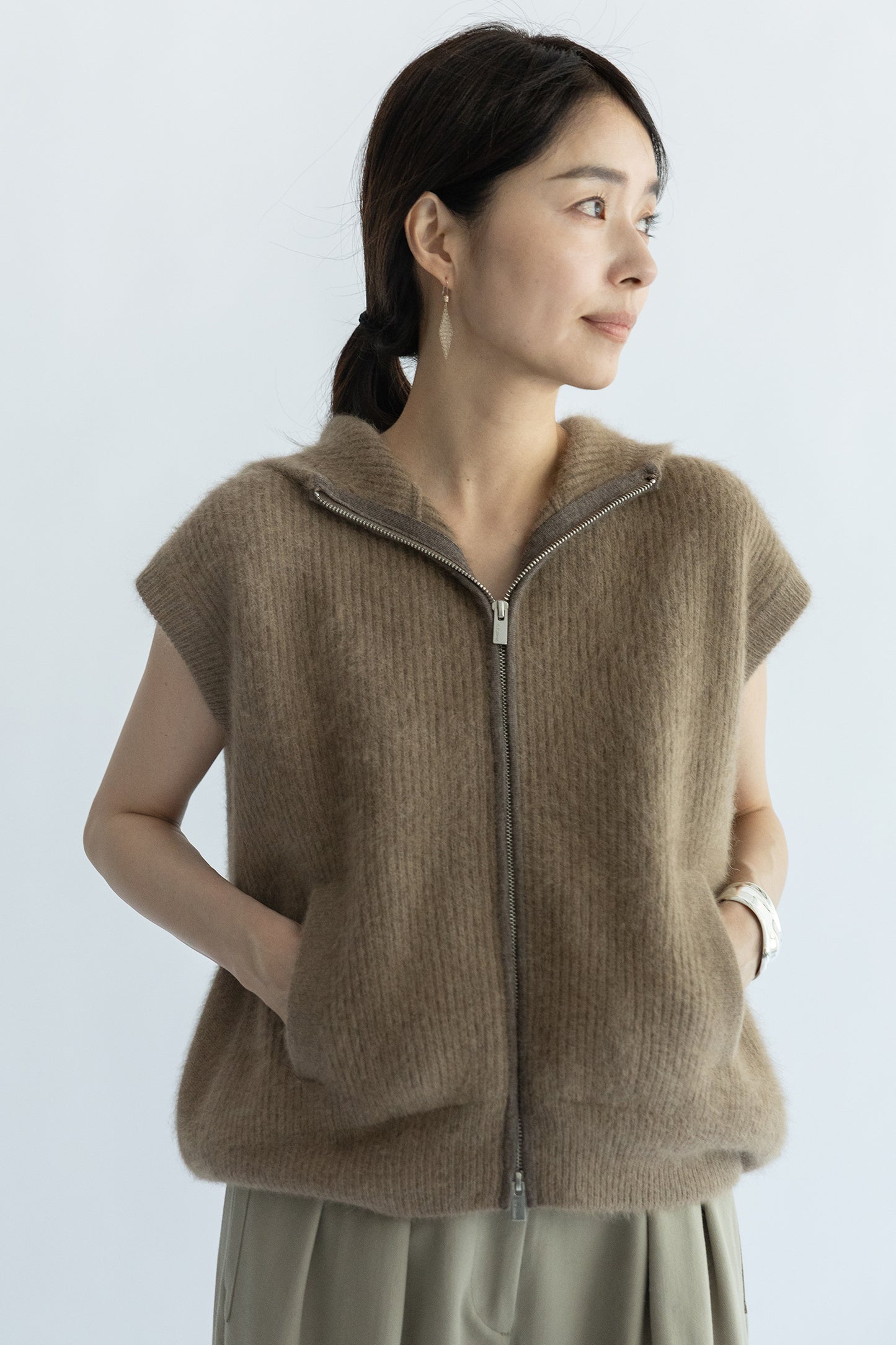 25AW Gilet sans manches à capuche en raton laveur et renard /CT24322