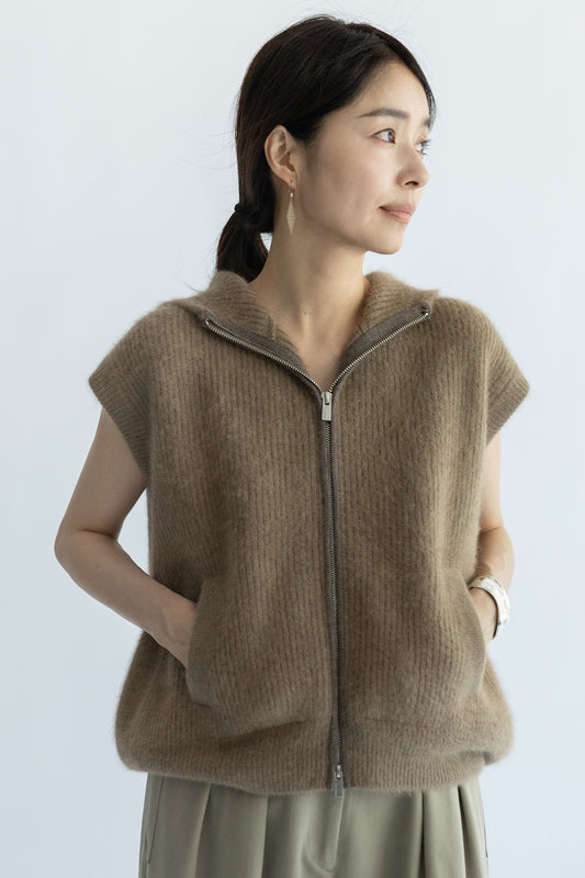 25AW Raccoon fox hooded vest /CT24322