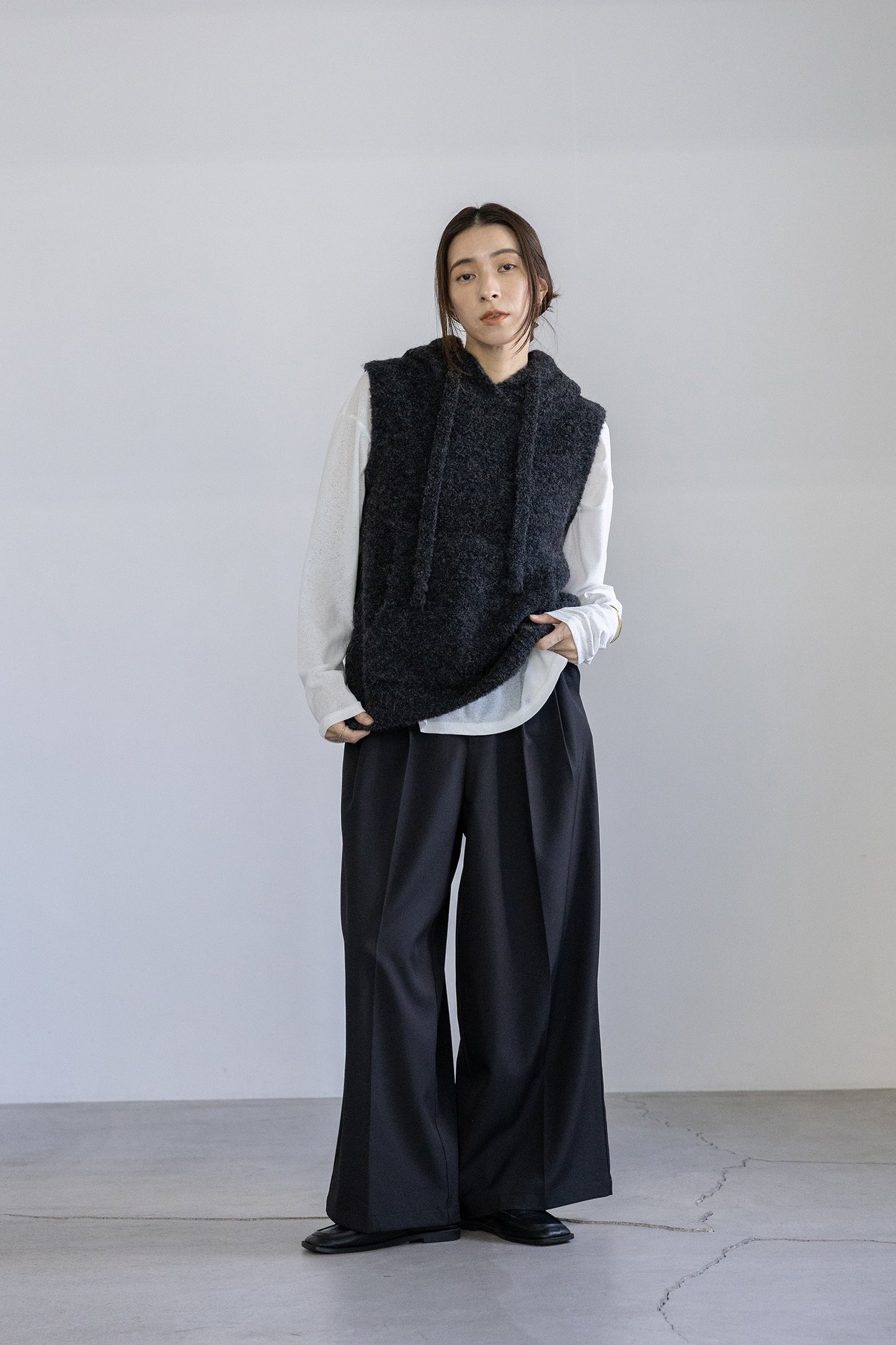 25AW Pull sans manches à capuche en alpaga /CT25318