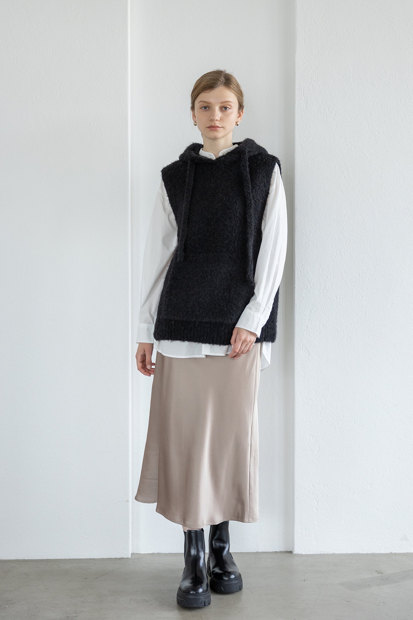 25AW Pull sans manches à capuche en alpaga /CT25318