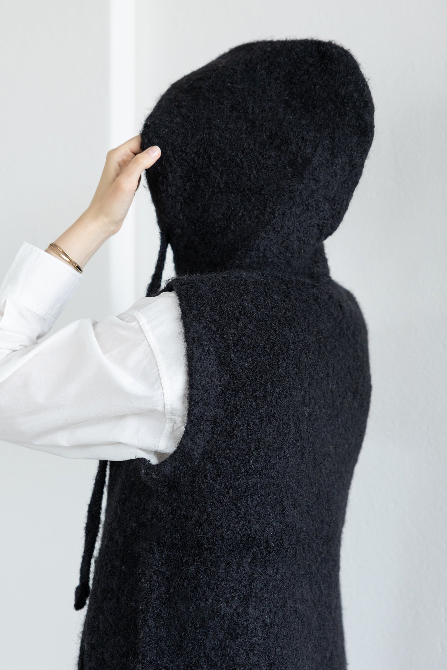 25AW Pull sans manches à capuche en alpaga /CT25318