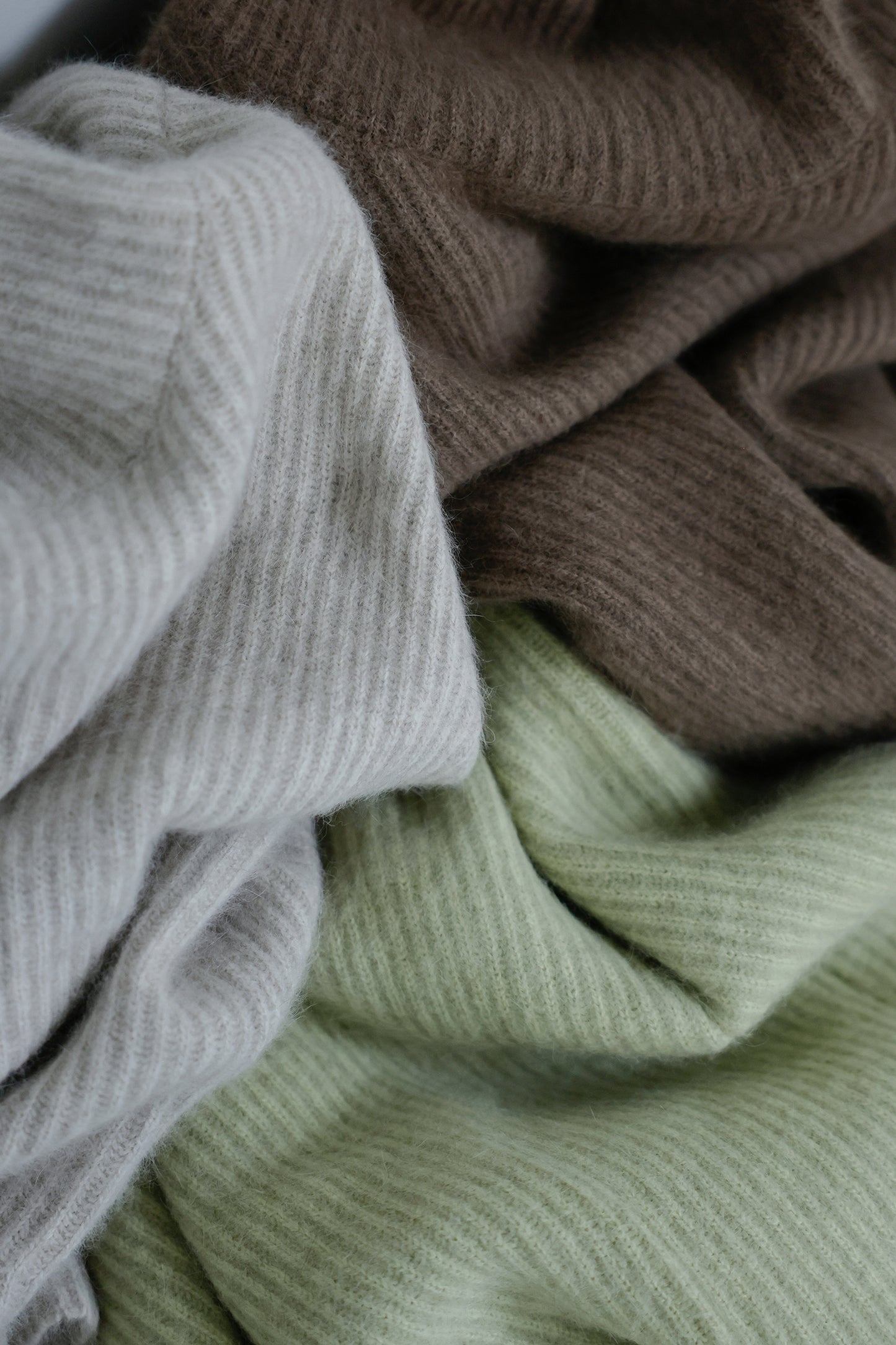 25AW Raccoon-fox turtleneck pullover with half sleeves /CT25326