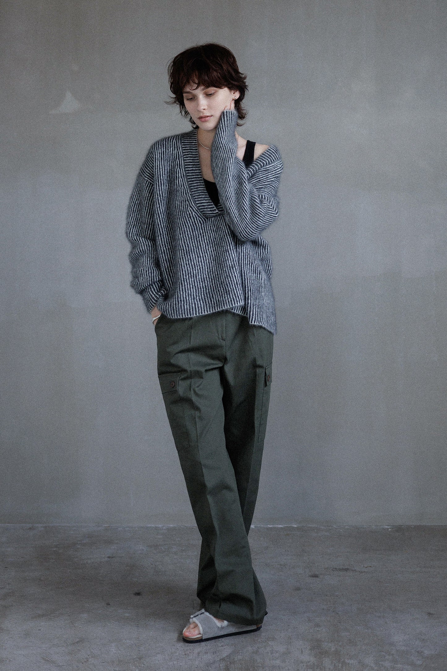 25AW Pull à col en V en raton laveur et renard /CT25327