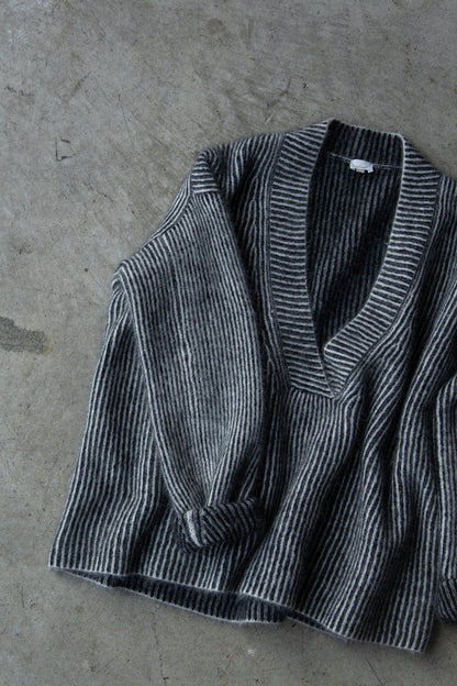 25AW Pull à col en V en raton laveur et renard /CT25327