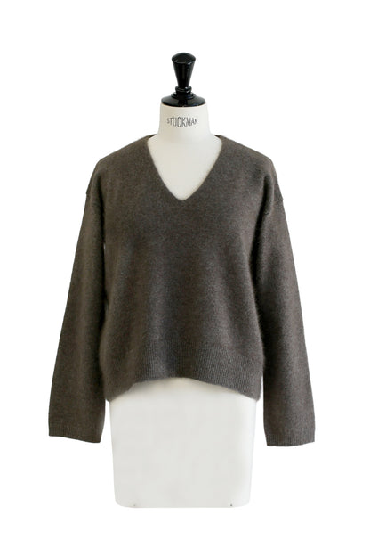 Archive item Raccoon v-neck pullover /CT22348