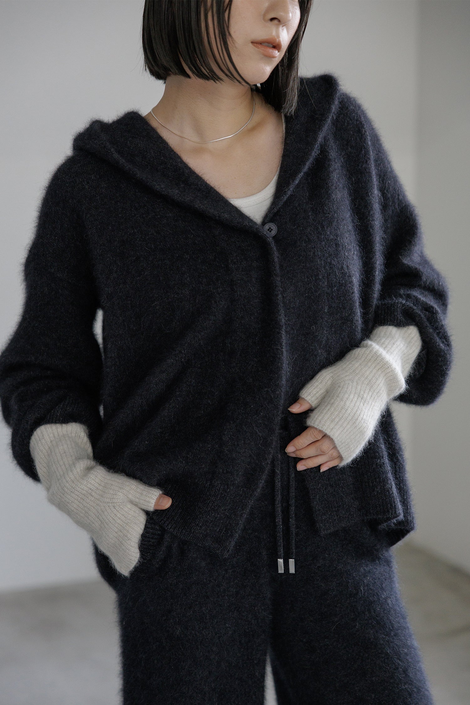 COLOR:B.NAVY