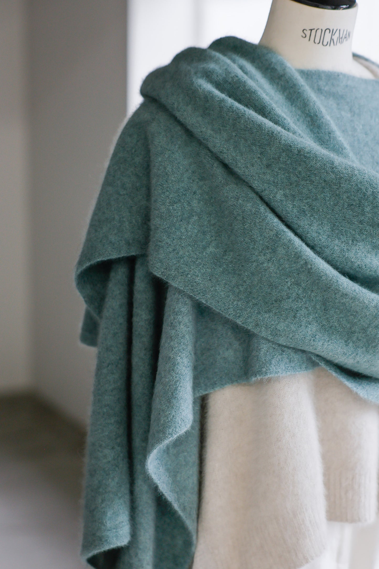 Pre-order/ 26capsule Raccoon fox 2way stole /CT23113