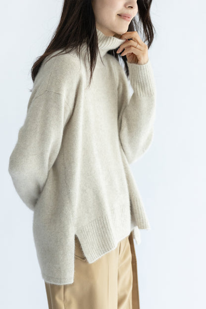 Pre-order/ 26capsule Raccoon fox turtle neck pullover /CT23335