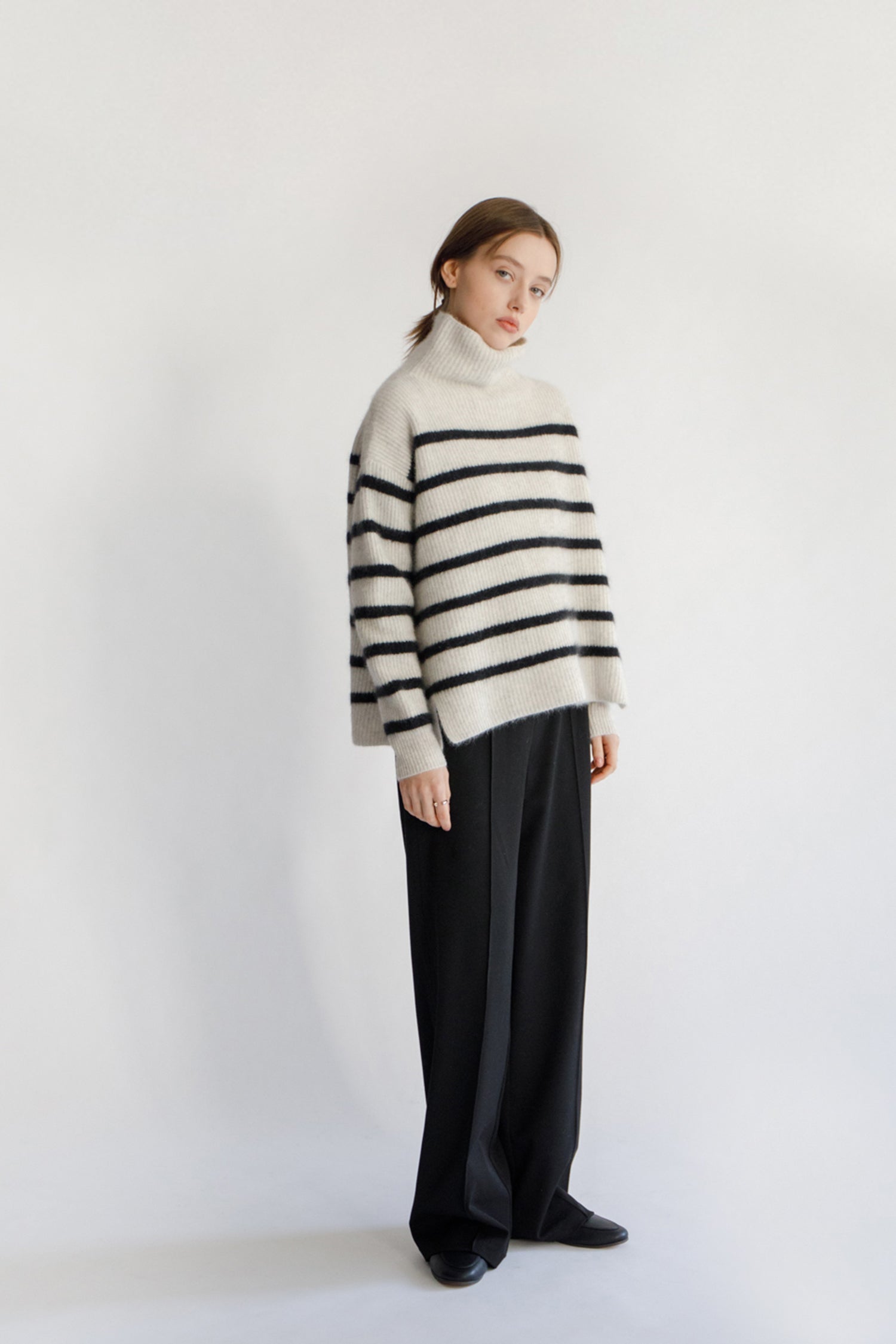 Raccoon oversized turtle neck /CT24102