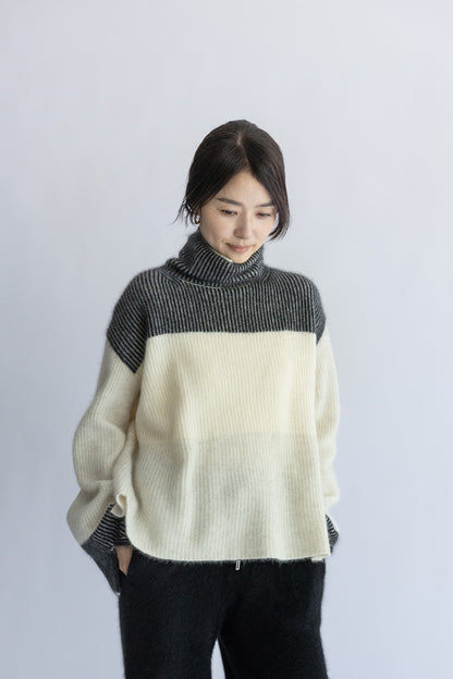 Re Stock Col roulé à manches fendues en raton laveur /CT24330