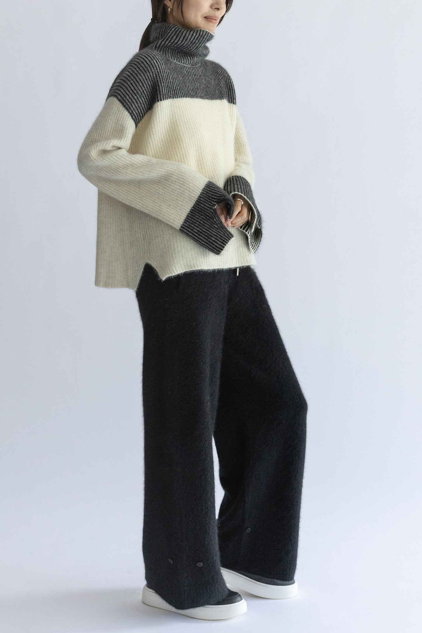 Re Stock Col roulé à manches fendues en raton laveur /CT24330