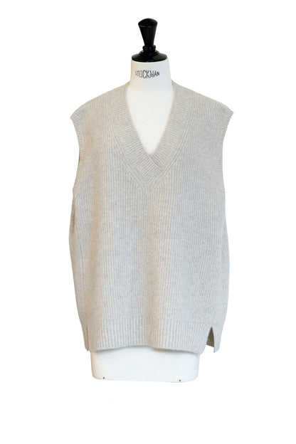 26capsule Raccoon fox back slit vest /CT26105