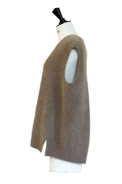 26capsule Raccoon fox back slit vest /CT26105