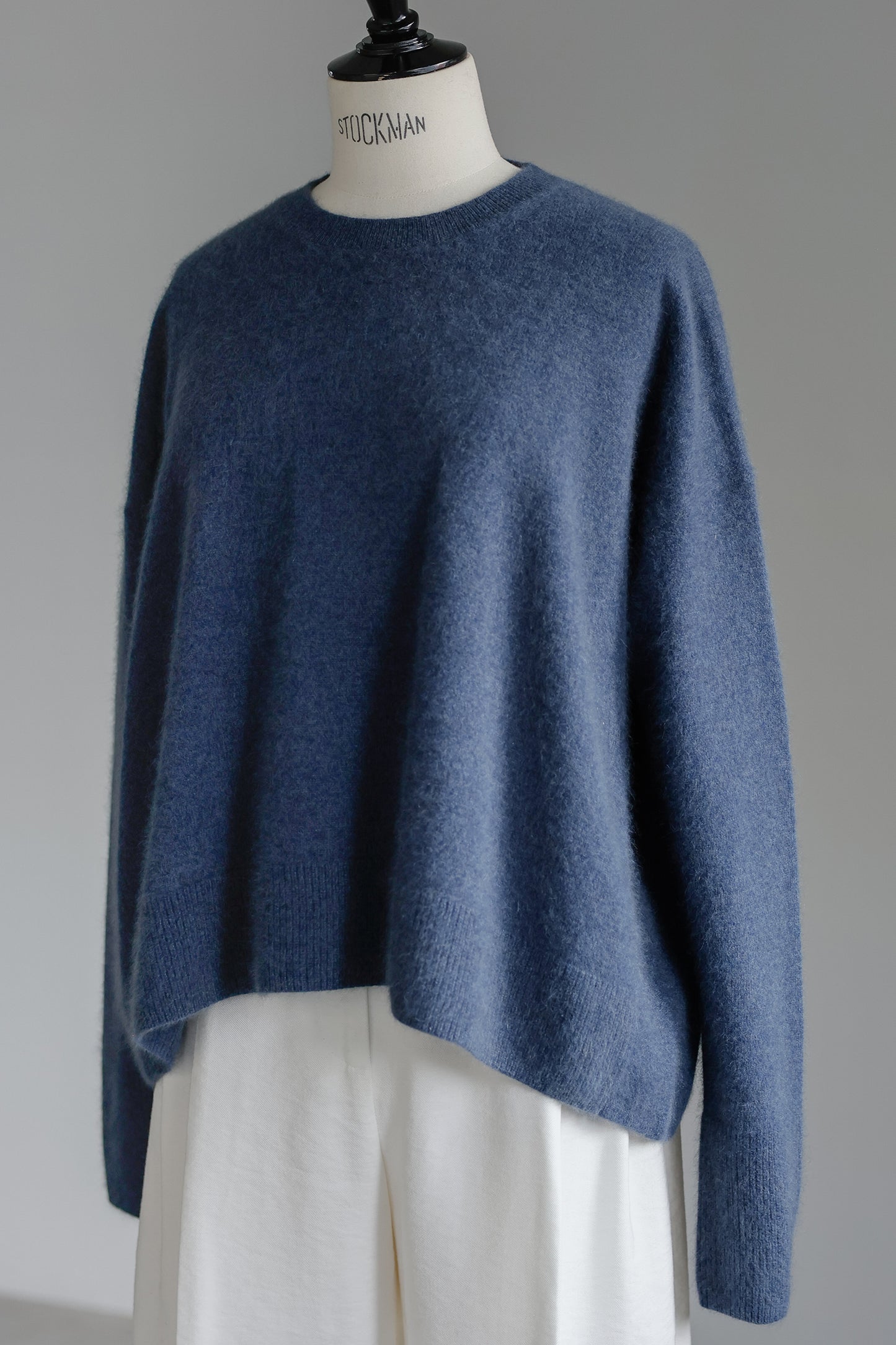 26capsule Cashmere raccoon crew neck pullover /CT26108