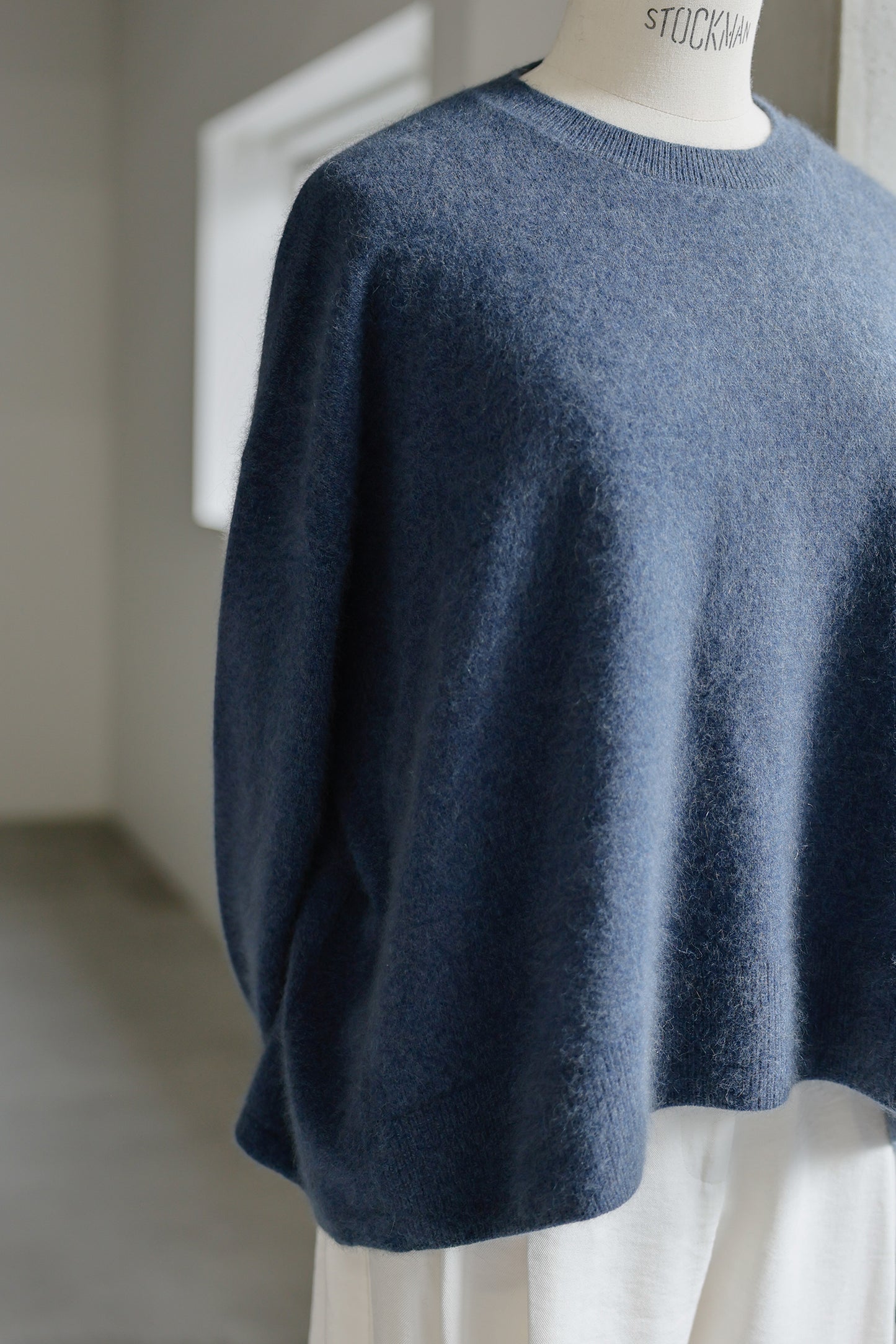 26capsule Cashmere raccoon crew neck pullover /CT26108