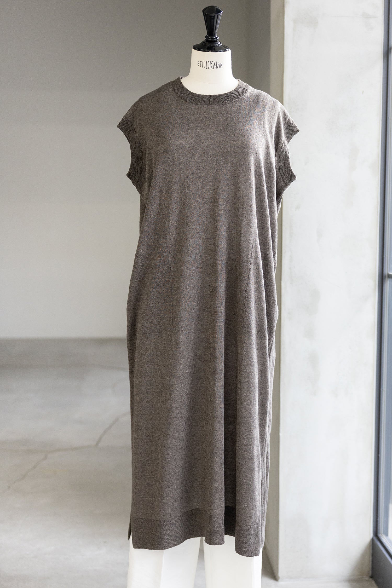 26SS Robe sans manches en lin /CT26127
