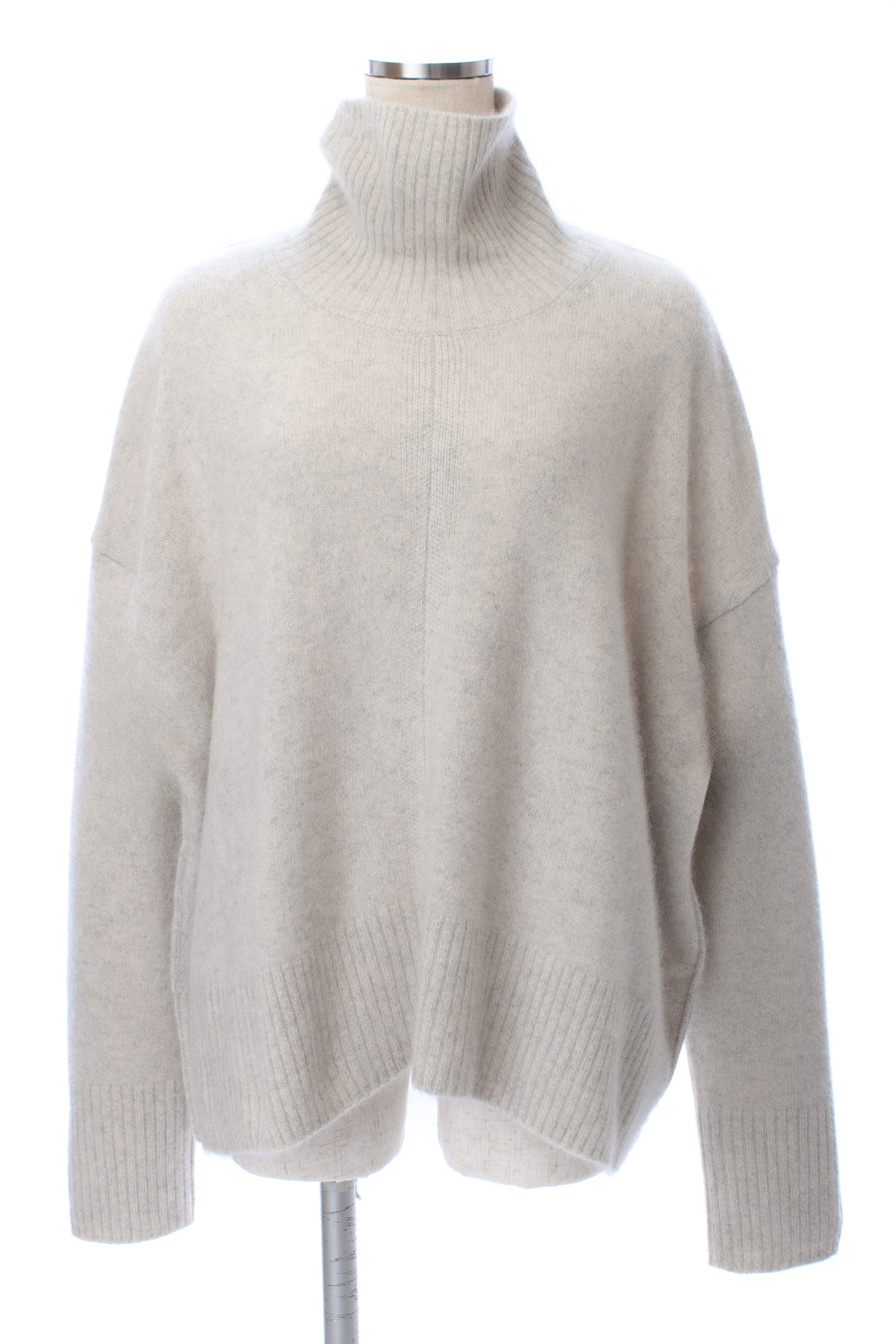 26AW Raccoon oversized turtleneck pullover /CT26340