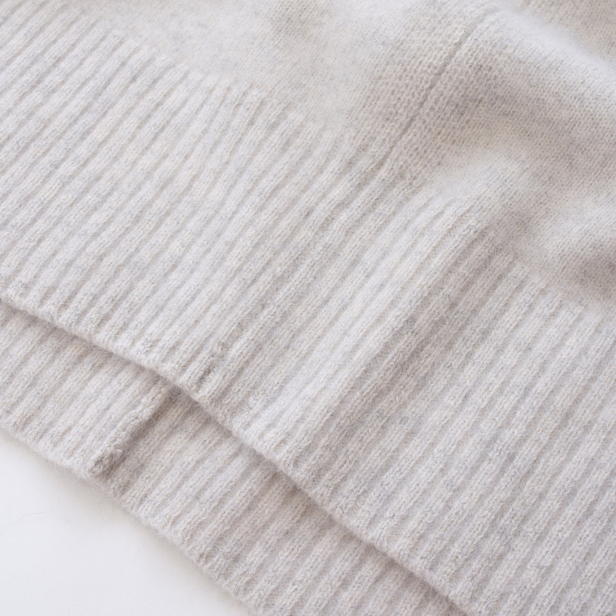 26AW Raccoon oversized turtleneck pullover /CT26340